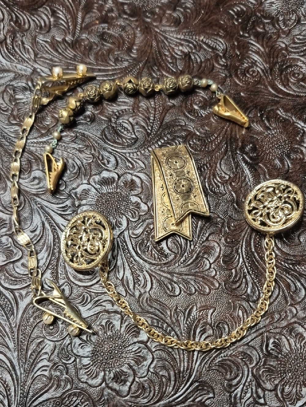 Vintage Gold Tone Ladies Chain & Filigree Sweater Clips Set
